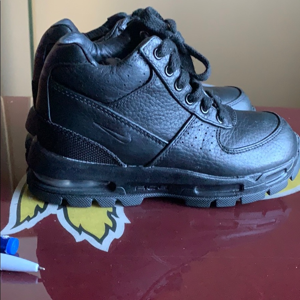 Nike boot
